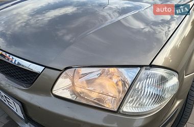 Хэтчбек Mazda 323 2000 в Прилуках