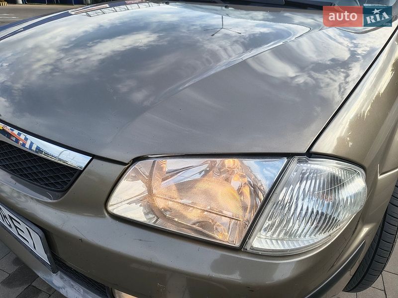 Хэтчбек Mazda 323 2000 в Прилуках