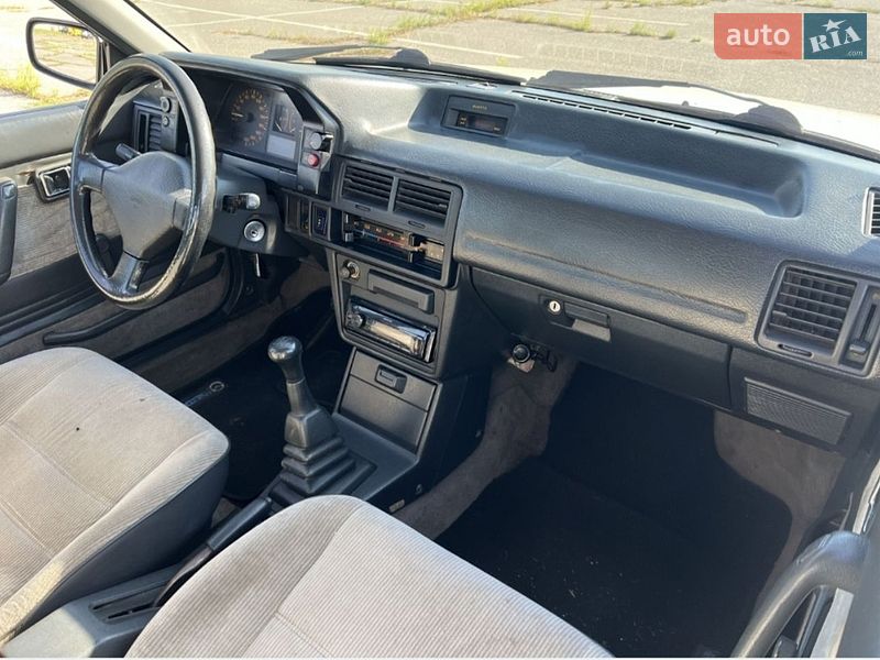 Mazda 323 1985 Mazda 323 1985