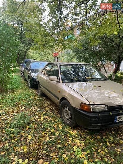 Mazda 323 1996