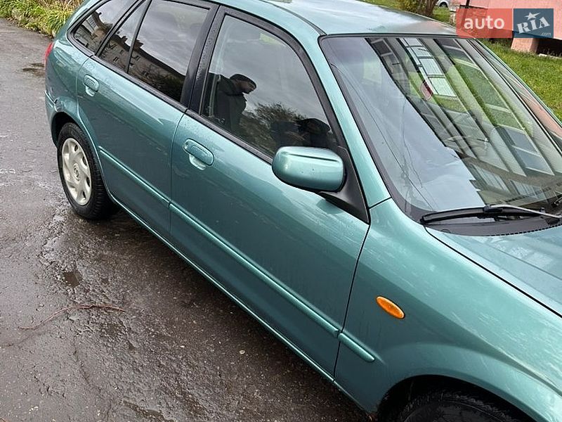 Хэтчбек Mazda 323 2002 в Шептицькому