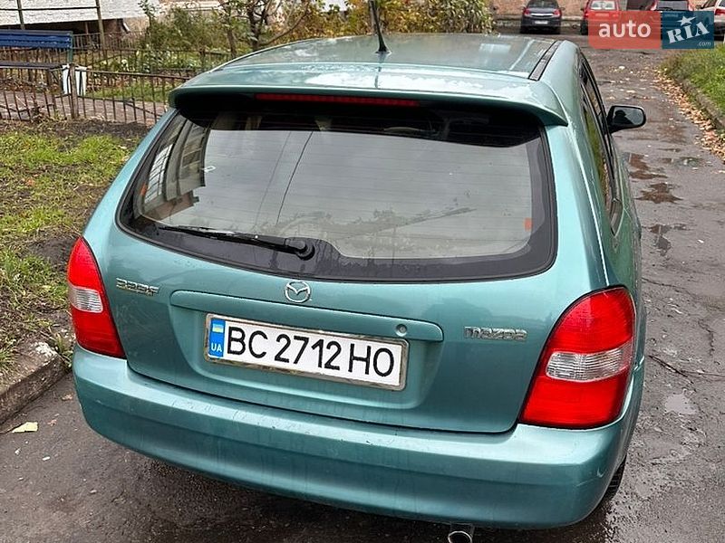 Хэтчбек Mazda 323 2002 в Шептицькому