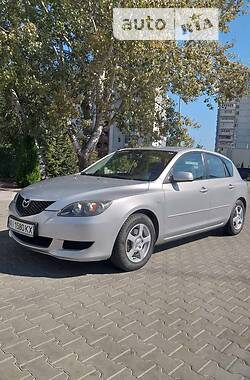 Mazda 3  2004