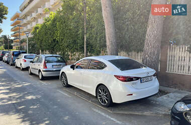 Mazda 3  2018