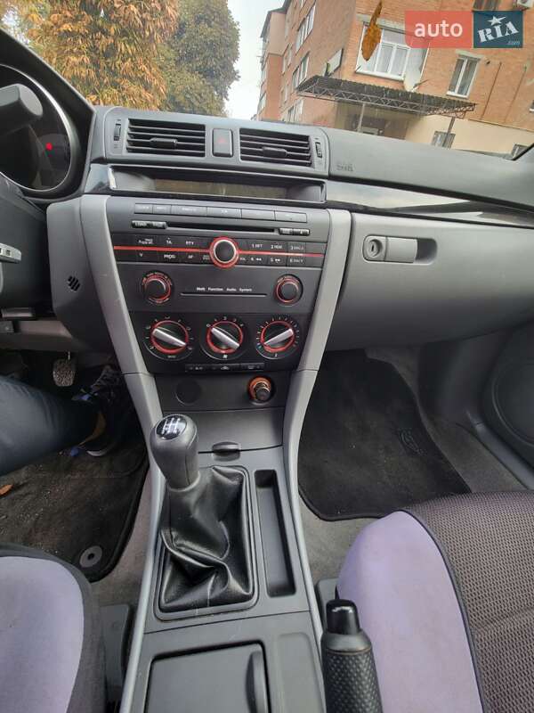 Седан Mazda 3 2007 в Лубнах