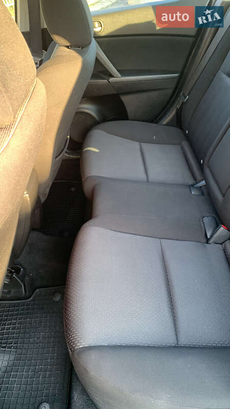 Седан Mazda 3 2009 в Сокирянах