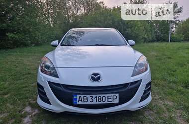 Mazda 3  2011