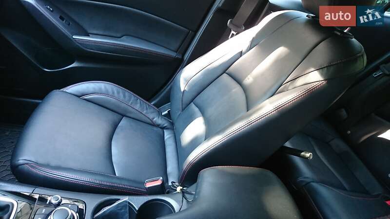 Седан Mazda 3 2015 в Одесі
