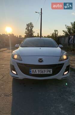 Mazda 3  2010