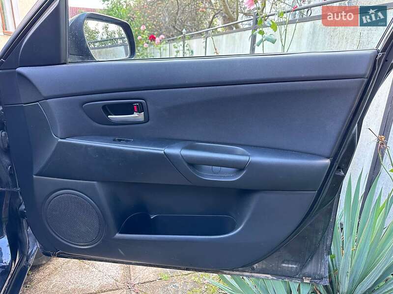 Хетчбек Mazda 3 2004 в Косові фото 9 Хетчбек Mazda 3 2004 в Косові