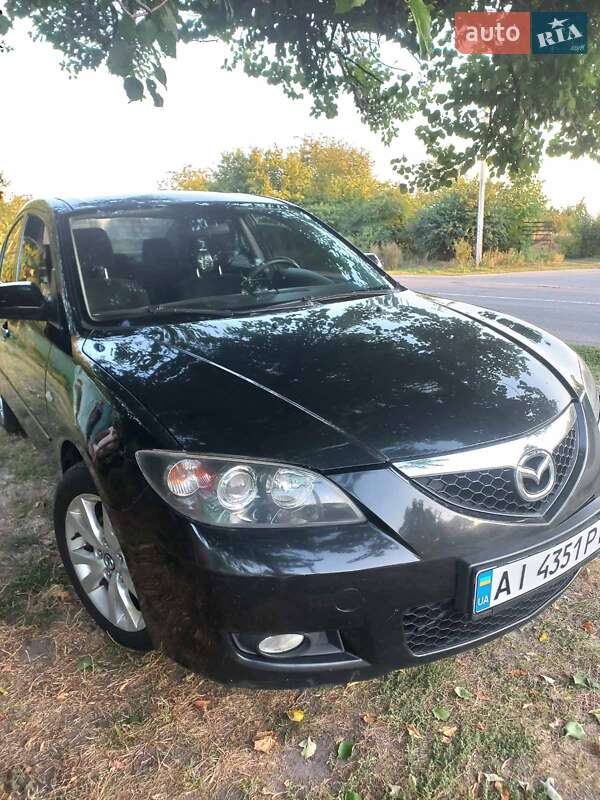 Легкові Mazda 3