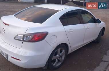 Mazda 3  2011