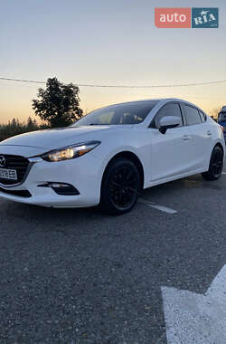 Седан Mazda 3 2018 в Черновцах