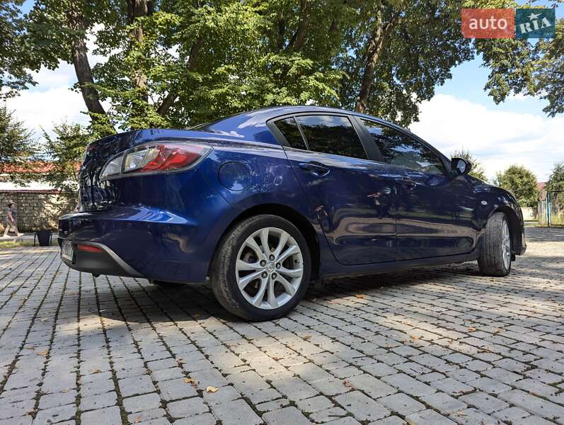 Седан Mazda 3 2009 в Сокирянах