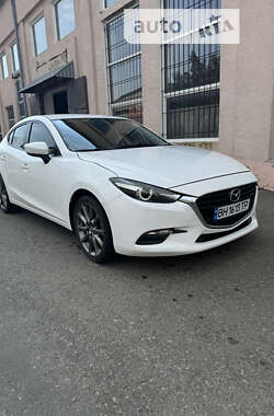 Mazda 3  2018