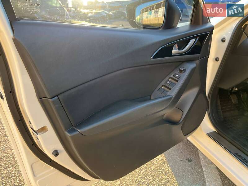 Седан Mazda 3 2014 в Вінниці
