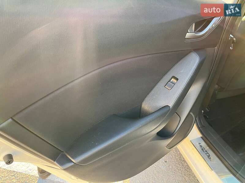 Седан Mazda 3 2014 в Вінниці