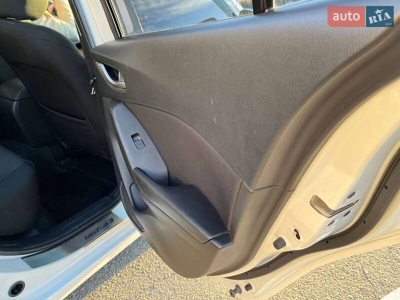Седан Mazda 3 2014 в Вінниці