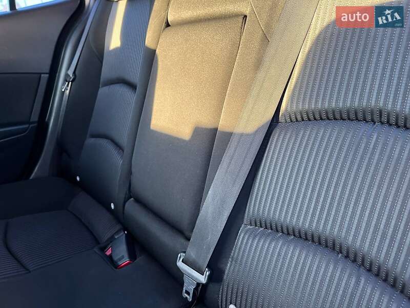 Седан Mazda 3 2014 в Вінниці