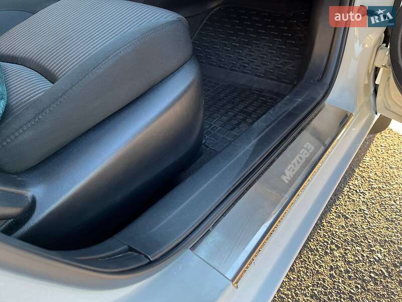 Седан Mazda 3 2014 в Вінниці