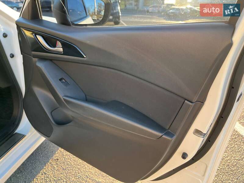 Седан Mazda 3 2014 в Вінниці