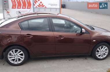 Mazda 3  2011