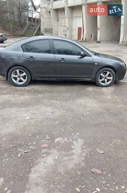 Mazda 3  2004