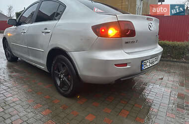 Mazda 3  2004