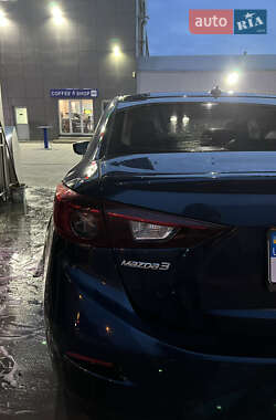 Седан Mazda 3 2015 в Івано-Франківську