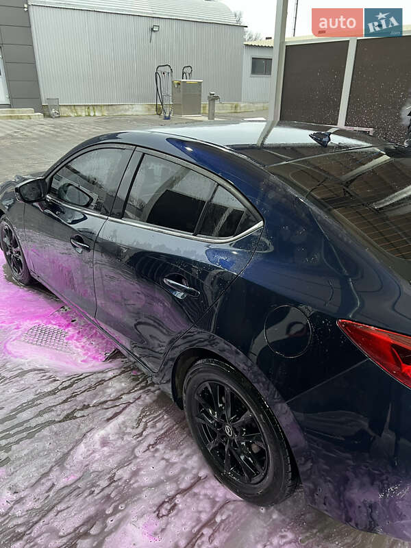 Седан Mazda 3 2015 в Івано-Франківську