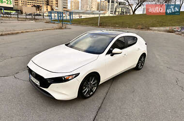 Mazda 3  2019