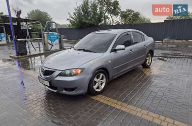 Mazda 3  2004