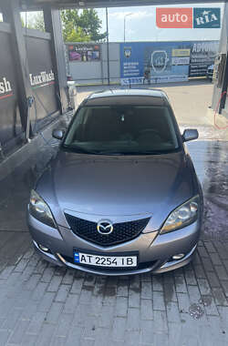Mazda 3  2004
