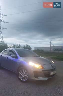 Mazda 3  2011