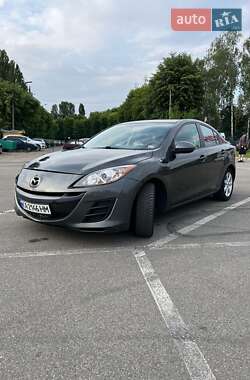 Mazda 3  2010