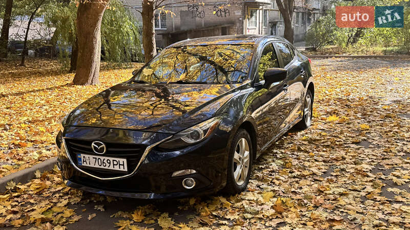 Седан Mazda 3