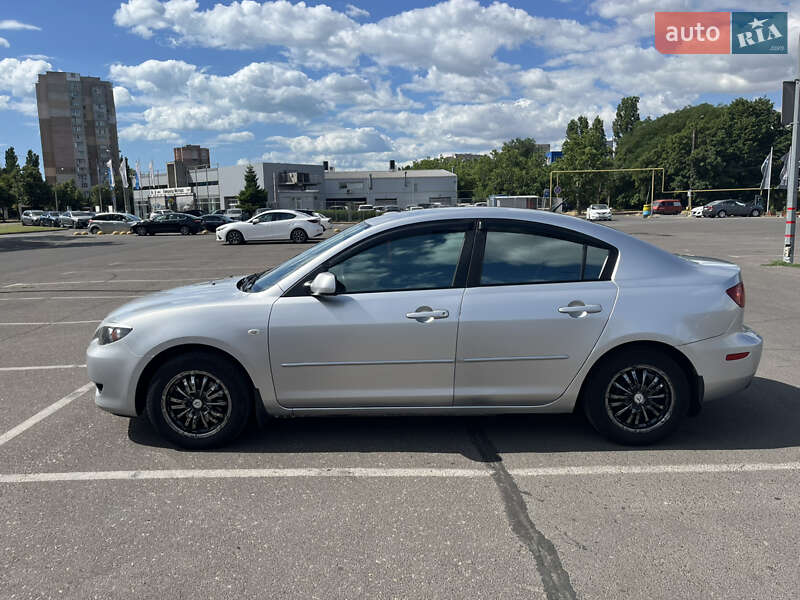 Седан Mazda 3 2004 в Березанці