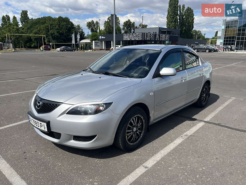 Седан Mazda 3 2004 в Березанці