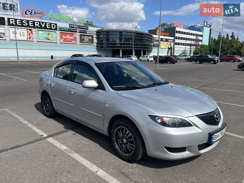 Седан Mazda 3 2004 в Березанці