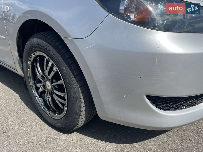 Седан Mazda 3 2004 в Березанці