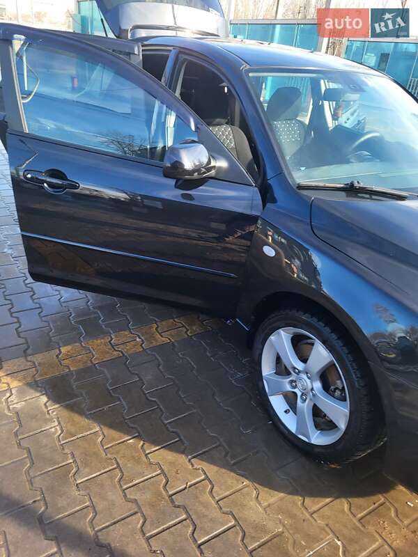 Легкові Mazda 3