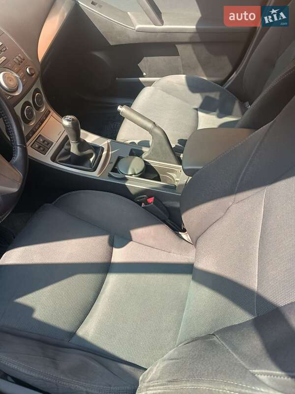 Хэтчбек Mazda 3 2010 в Славянске