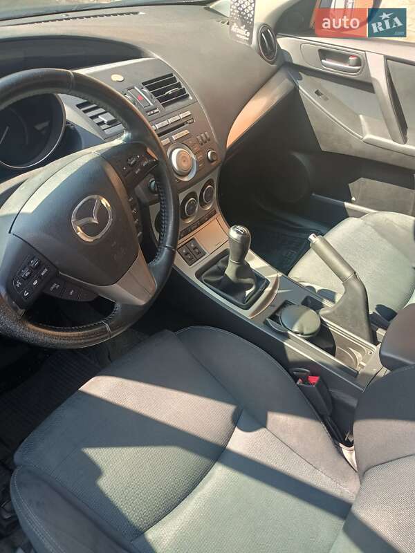 Хэтчбек Mazda 3 2010 в Славянске