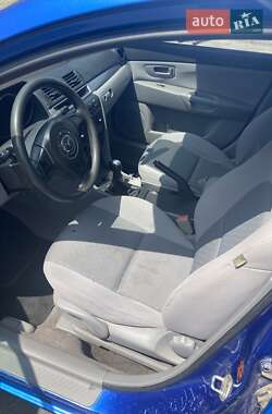 Седан Mazda 3 2004 в Запорожье