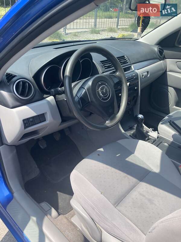 Седан Mazda 3 2004 в Запорожье