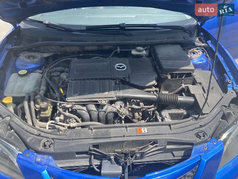 Седан Mazda 3 2004 в Запорожье