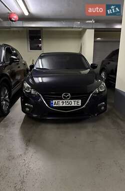 Седан Mazda 3 2015 в Днепре