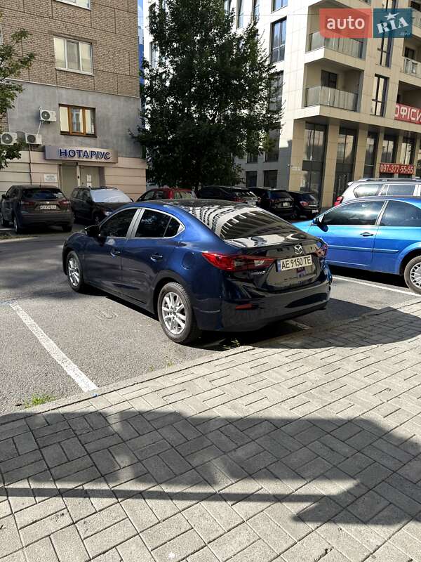 Седан Mazda 3 2015 в Днепре