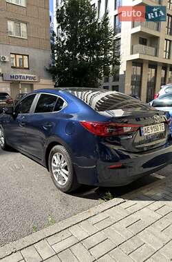 Седан Mazda 3 2015 в Днепре
