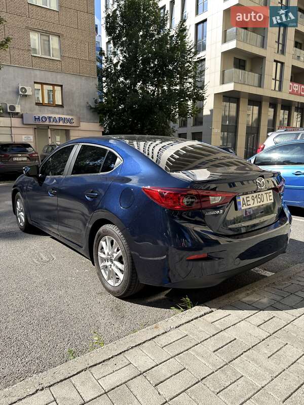 Седан Mazda 3 2015 в Днепре